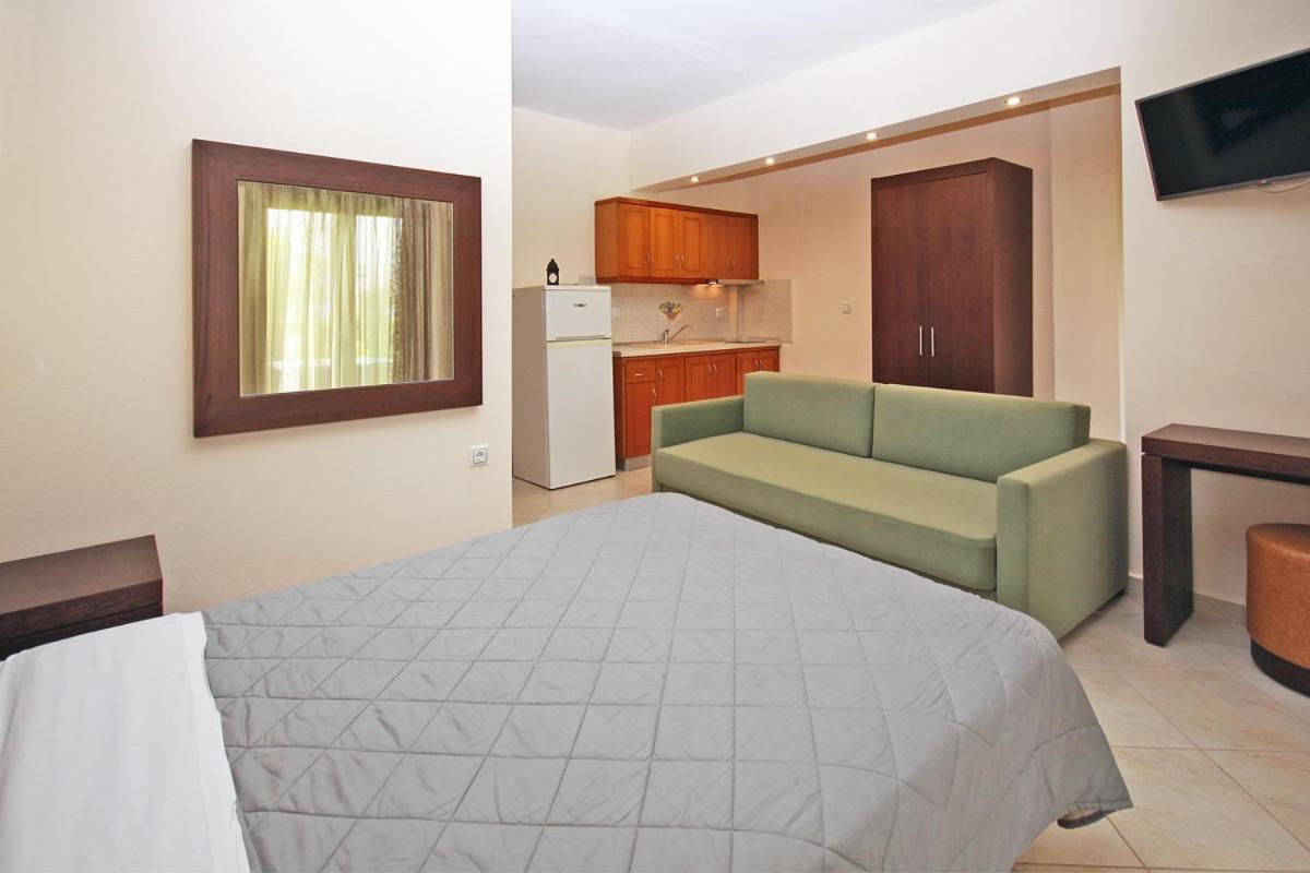 Stamos Apartments And Studios Vourvourou Værelse billede