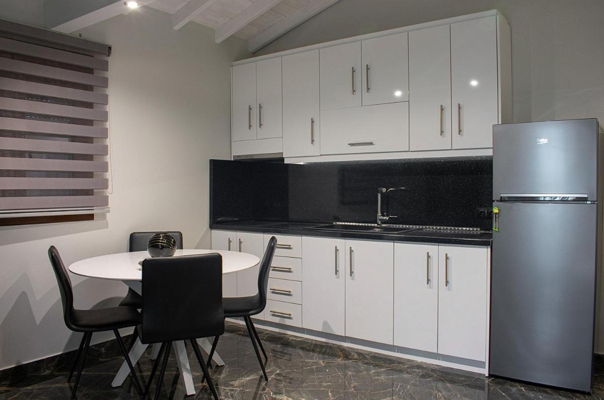 Stamos Apartments And Studios Vourvourou Værelse billede